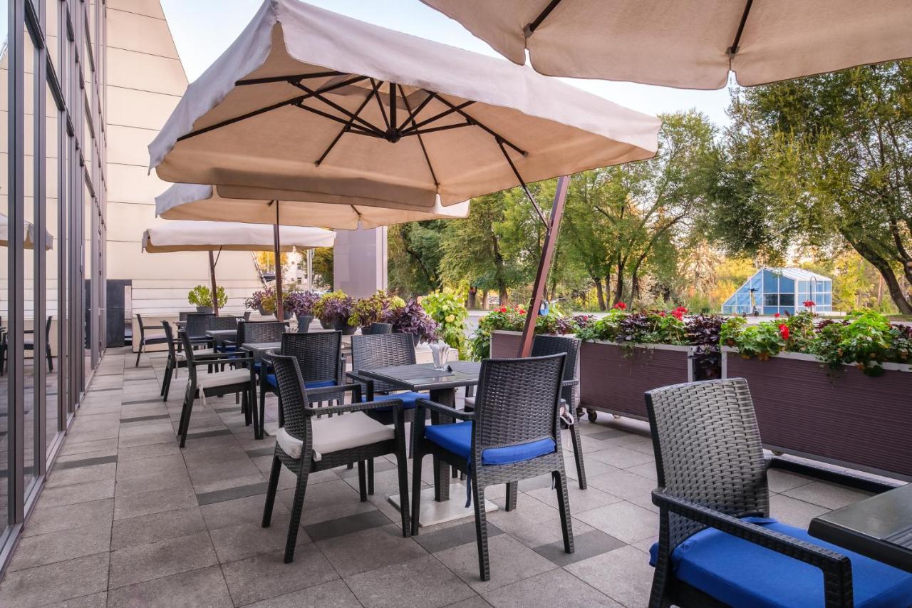 Novotel Almaty City Center Dış mekan fotoğraf