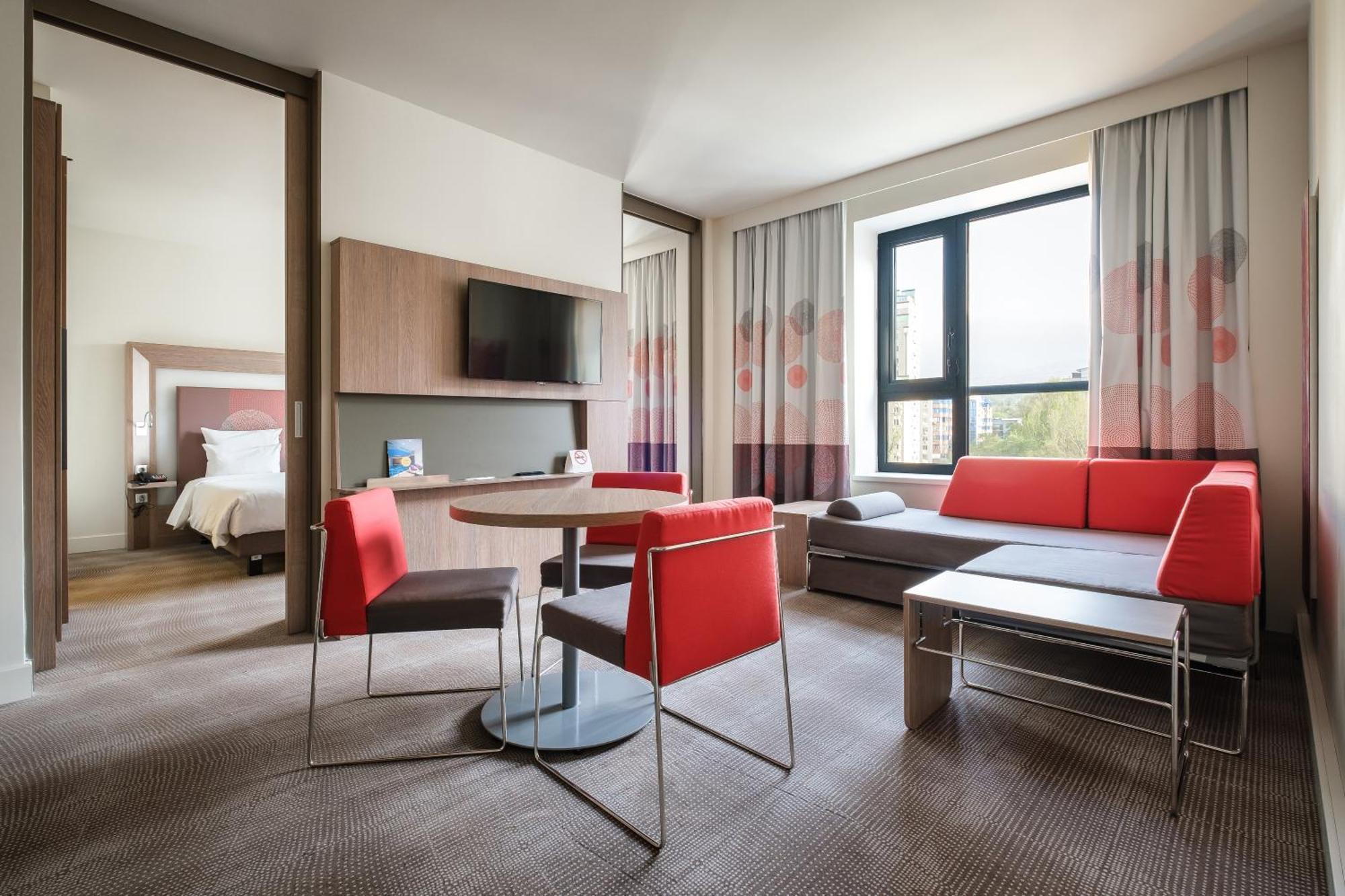 Novotel Almaty City Center Dış mekan fotoğraf