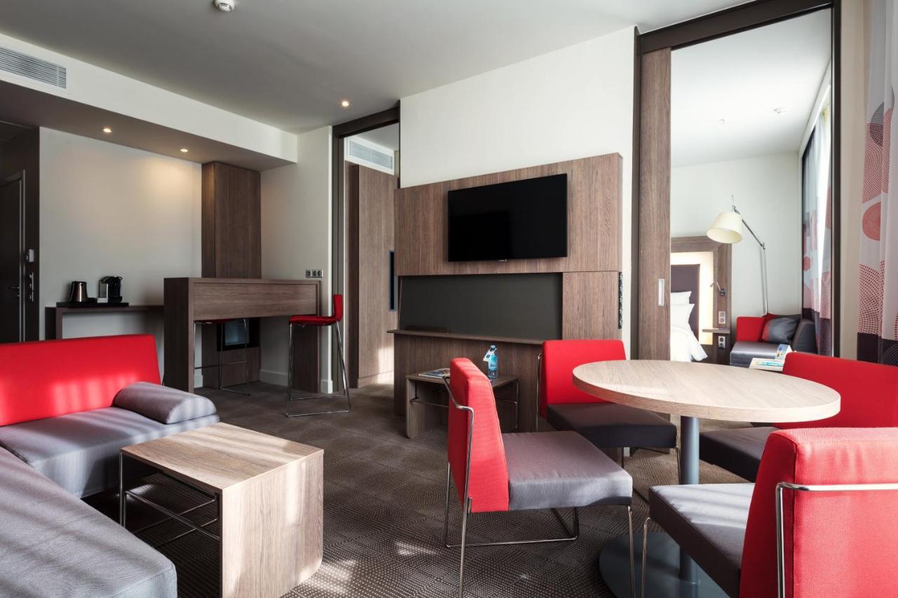 Novotel Almaty City Center Dış mekan fotoğraf