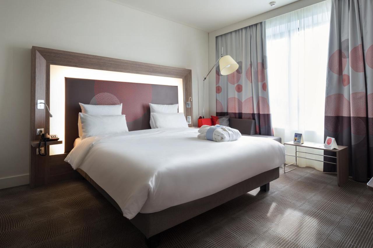 Novotel Almaty City Center Dış mekan fotoğraf